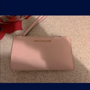 Michael Kors wristlet